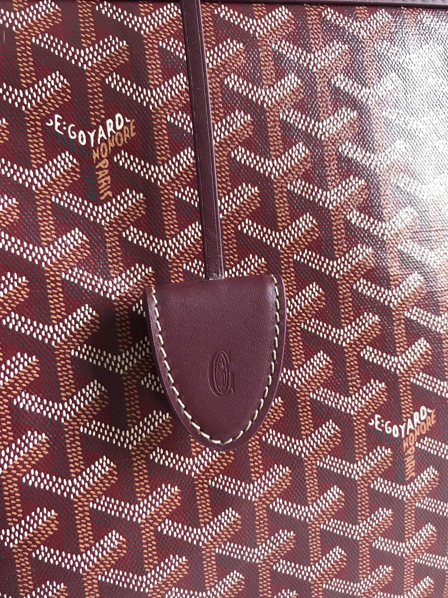 BELLECHASSE BIAUDE PM BAG 36 IN WINE RED GOYARDINE CANVAS AND CALFSKIN TRIM
