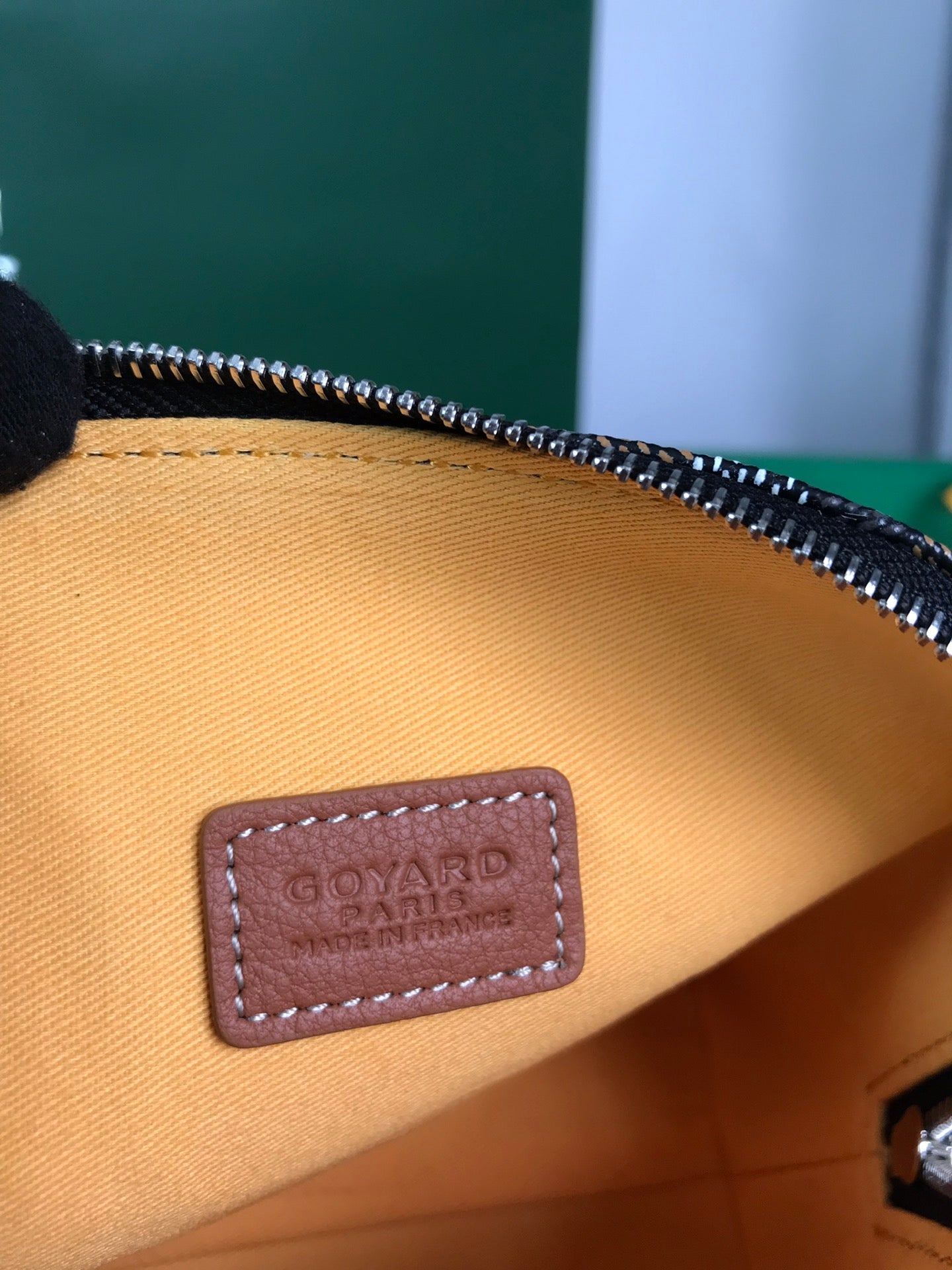 VEND?ME COSMETIC POUCH 17 IN BLACK GOYARDINE CANVAS AND TAN CALFSKIN TRIM