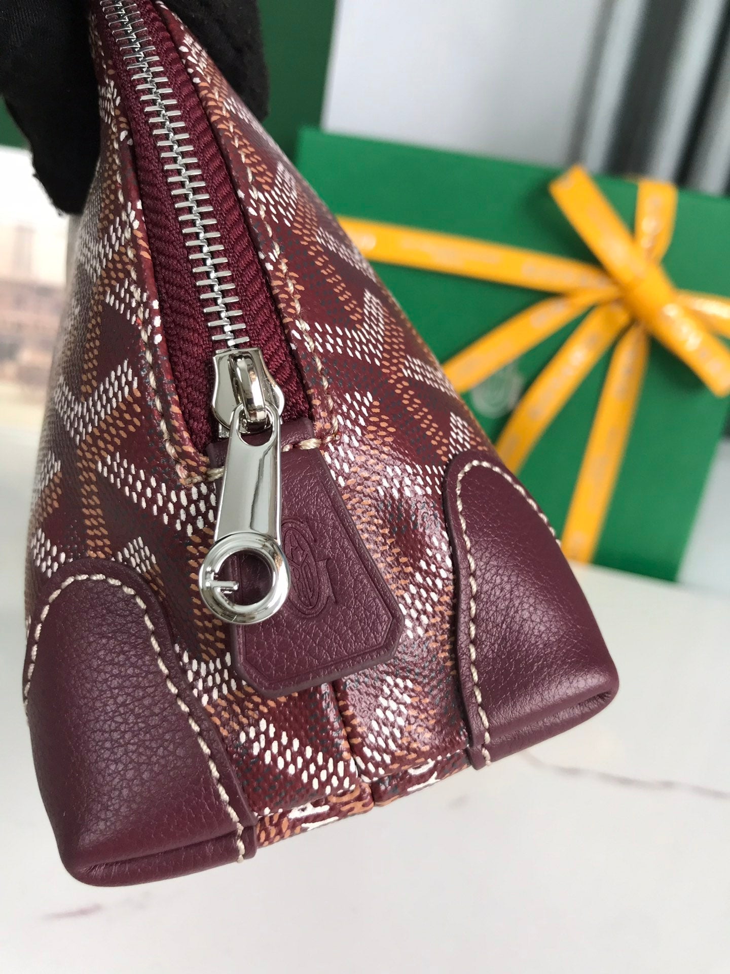 VEND?ME COSMETIC POUCH 17 IN WINE RED GOYARDINE CANVAS AND CALFSKIN TRIM