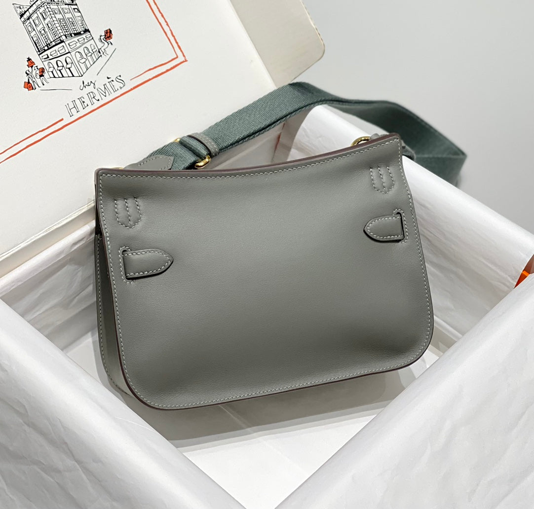HM JYPSI¨¨RE MINI 23 SAGE CALFSKIN GOLD HARDWARE