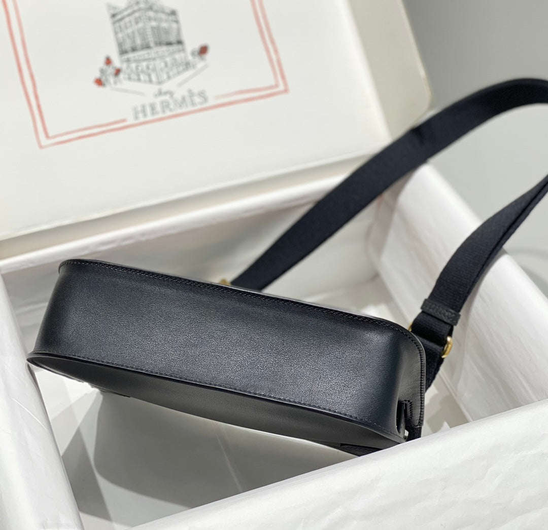 HM JYPSI¨¨RE MINI 23 BLACK CALFSKIN GOLD HARDWARE