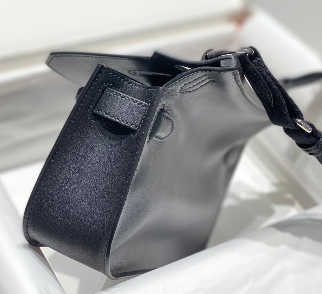 HM JYPSI¨¨RE MINI 23 BLACK CALFSKIN SILVER HARDWARE
