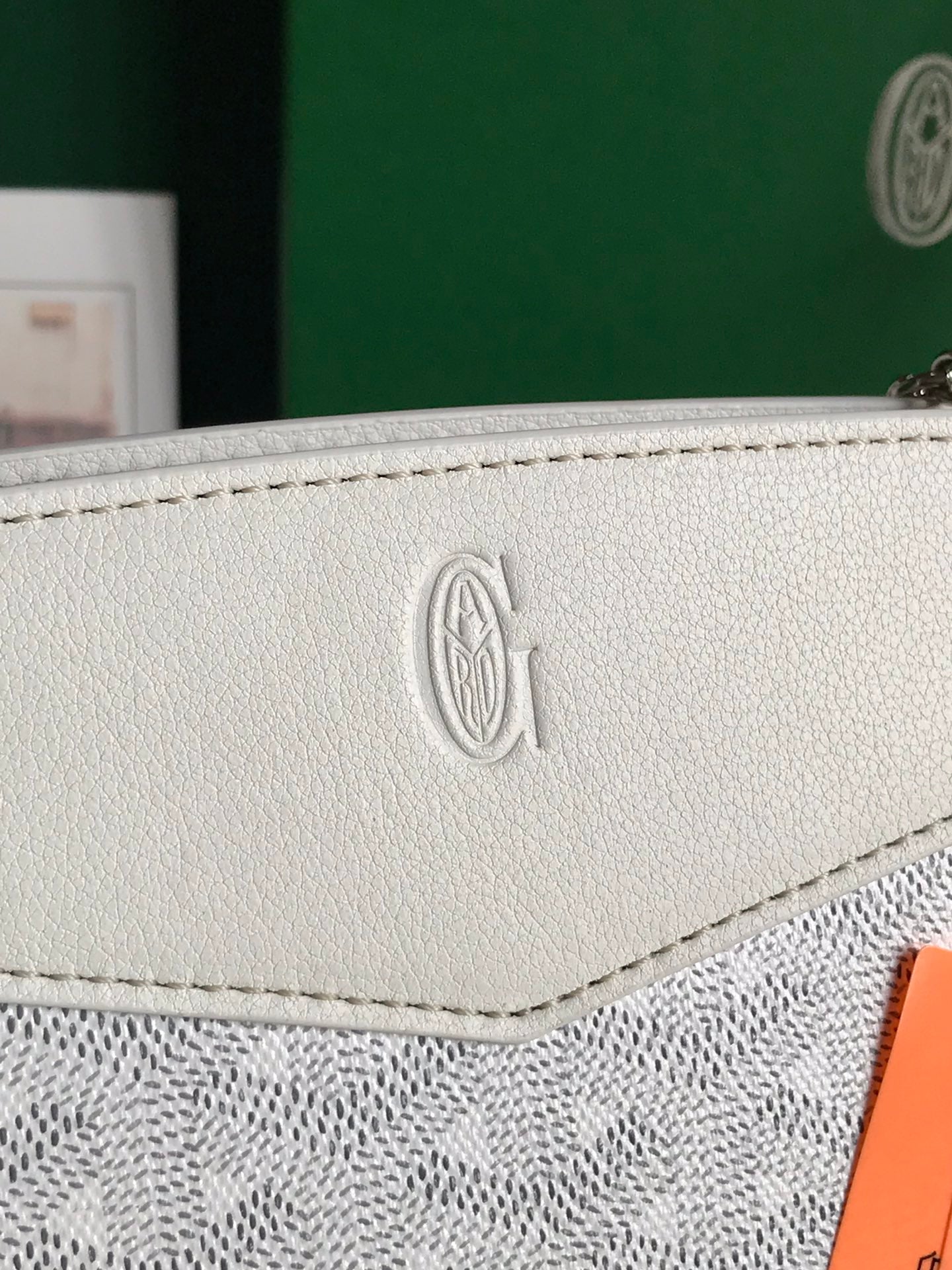 ROUETTE STRUCTUR¨¦ MINI BAG 21 IN WHITE GOYARDINE CANVAS AND CALFSKIN