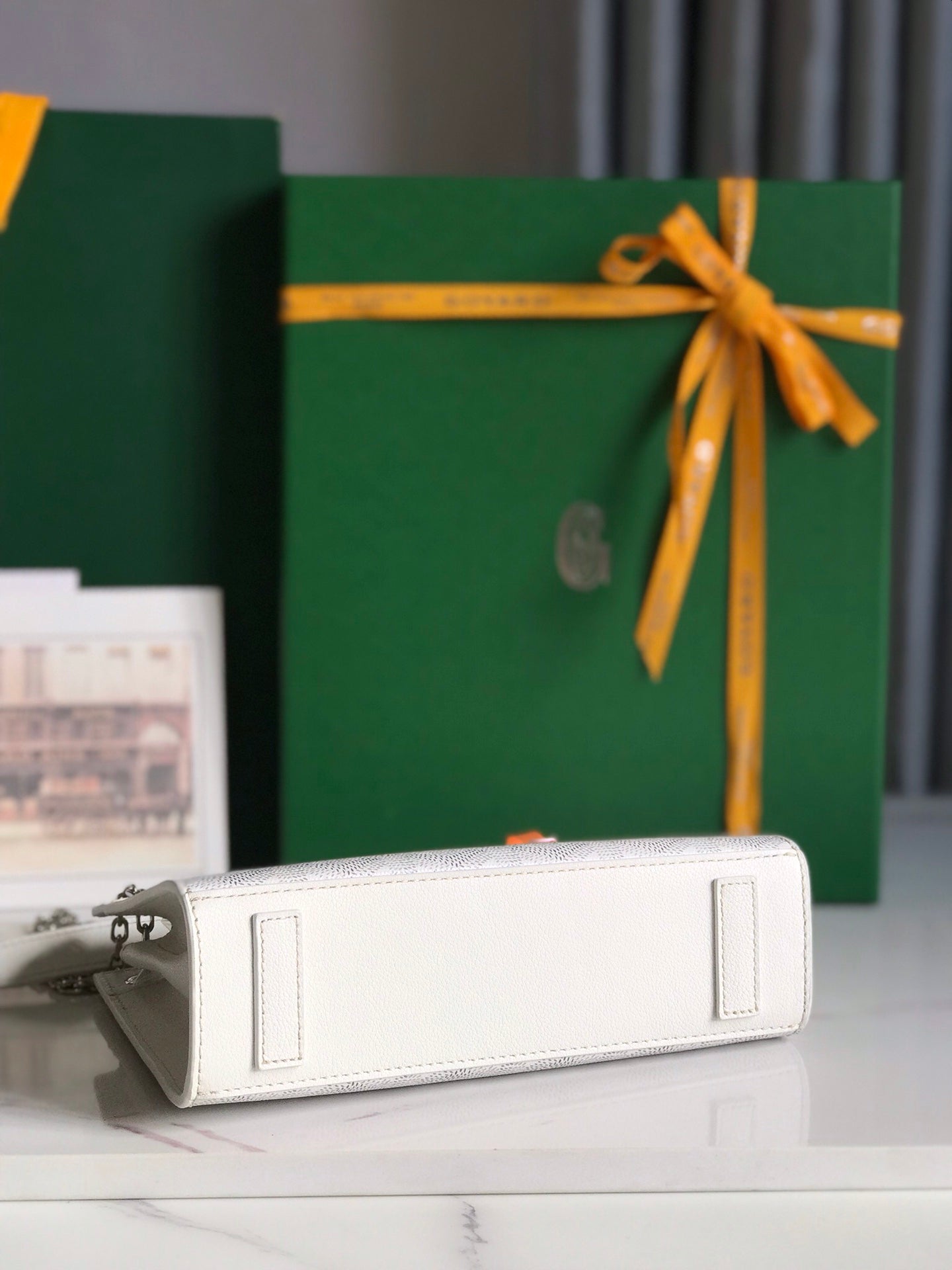 ROUETTE STRUCTUR¨¦ MINI BAG 21 IN WHITE GOYARDINE CANVAS AND CALFSKIN