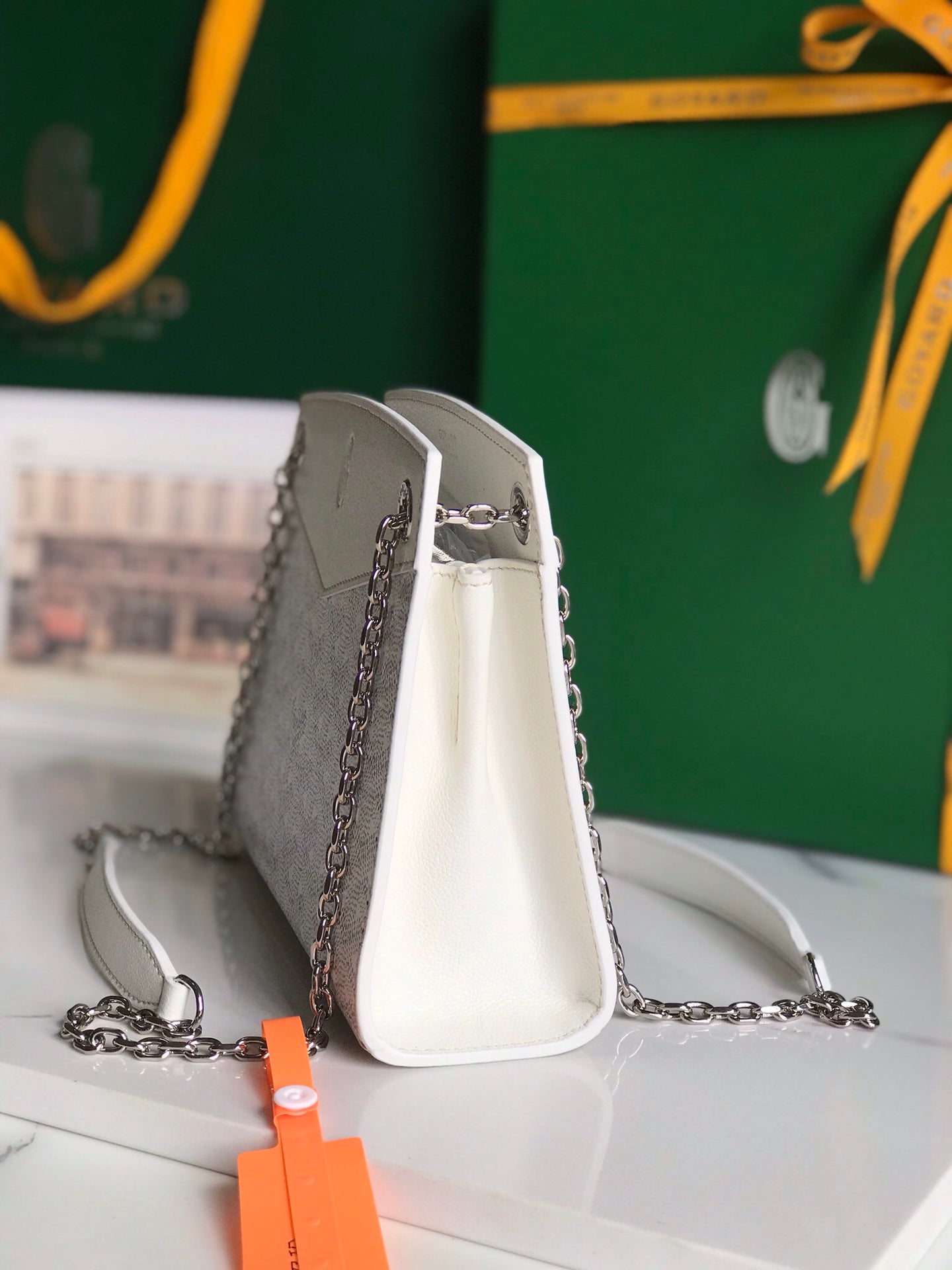 ROUETTE STRUCTUR¨¦ MINI BAG 21 IN WHITE GOYARDINE CANVAS AND CALFSKIN
