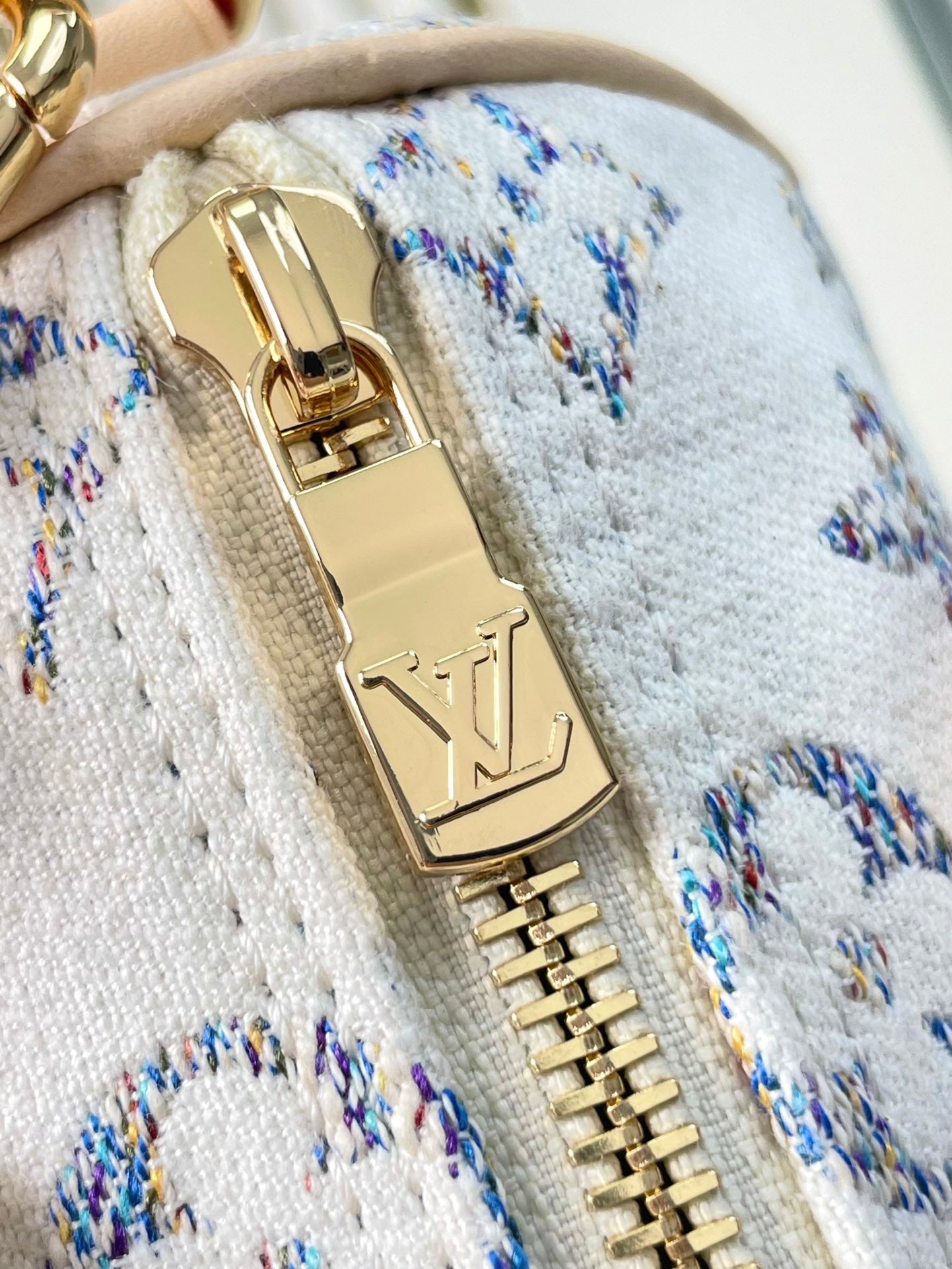 SPEEDY BANDOULI¨¨RE 20 IN WHITE MONOGRAM JACQUARD FABRIC AND BEIGE CALFSKIN TRIM