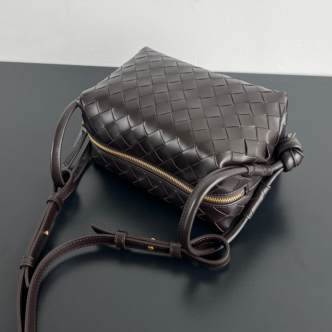 BV Loop Top Handle 19cm Chocolate Lambskin