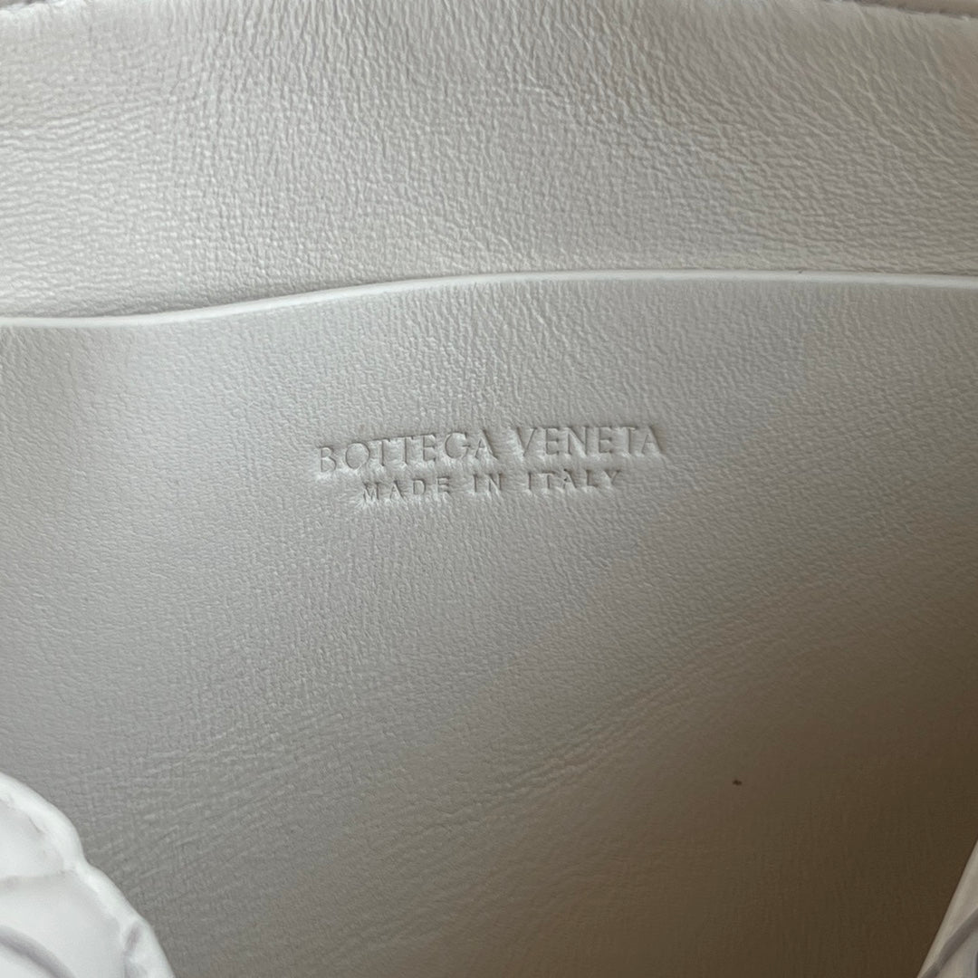 BV Concert Pouch 18.5cm White Lambskin
