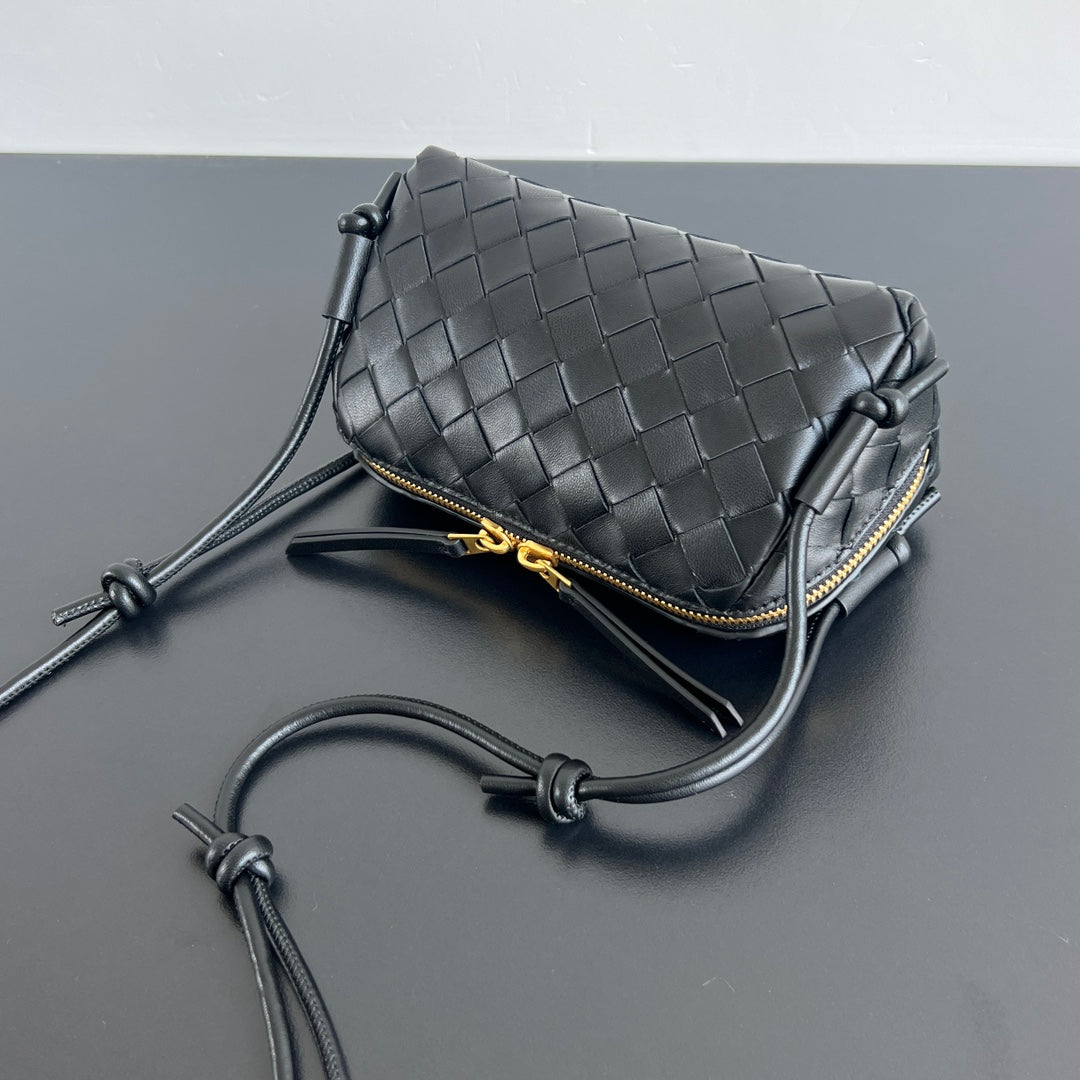 BV Concert Pouch 18.5cm Black Lambskin
