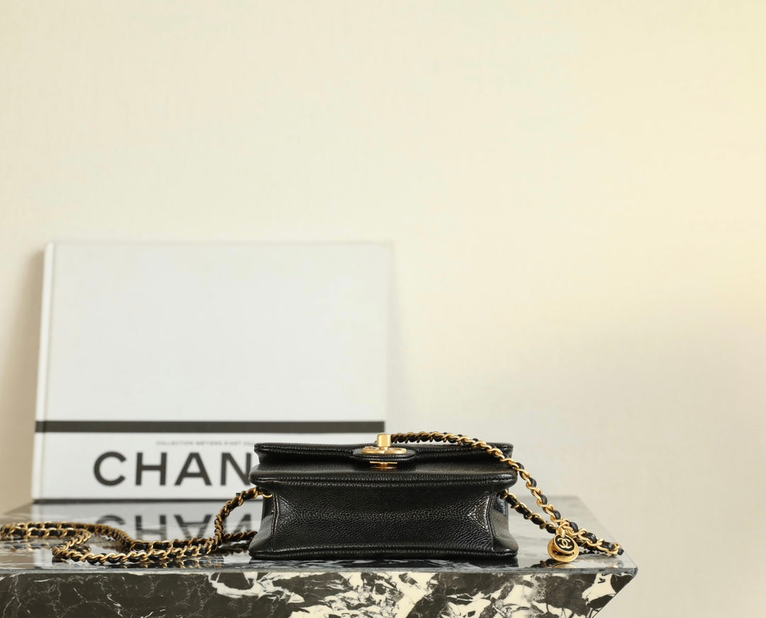 CC 24K Flap Bag 18cm Black Grained Calfskin Gold Hardware