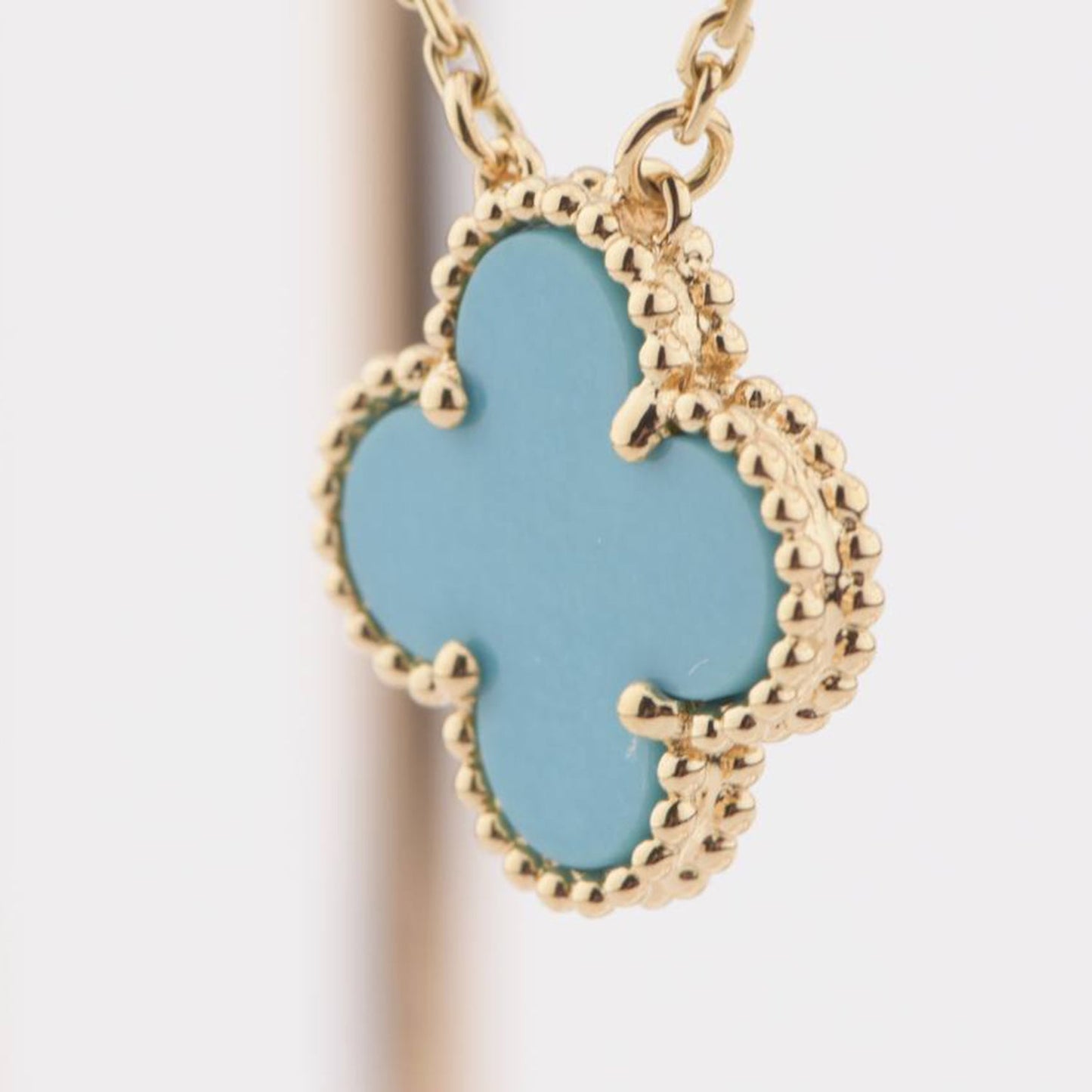 DIANA CLOVER 15MM VINTAGE TURQUOISE NECKLACE