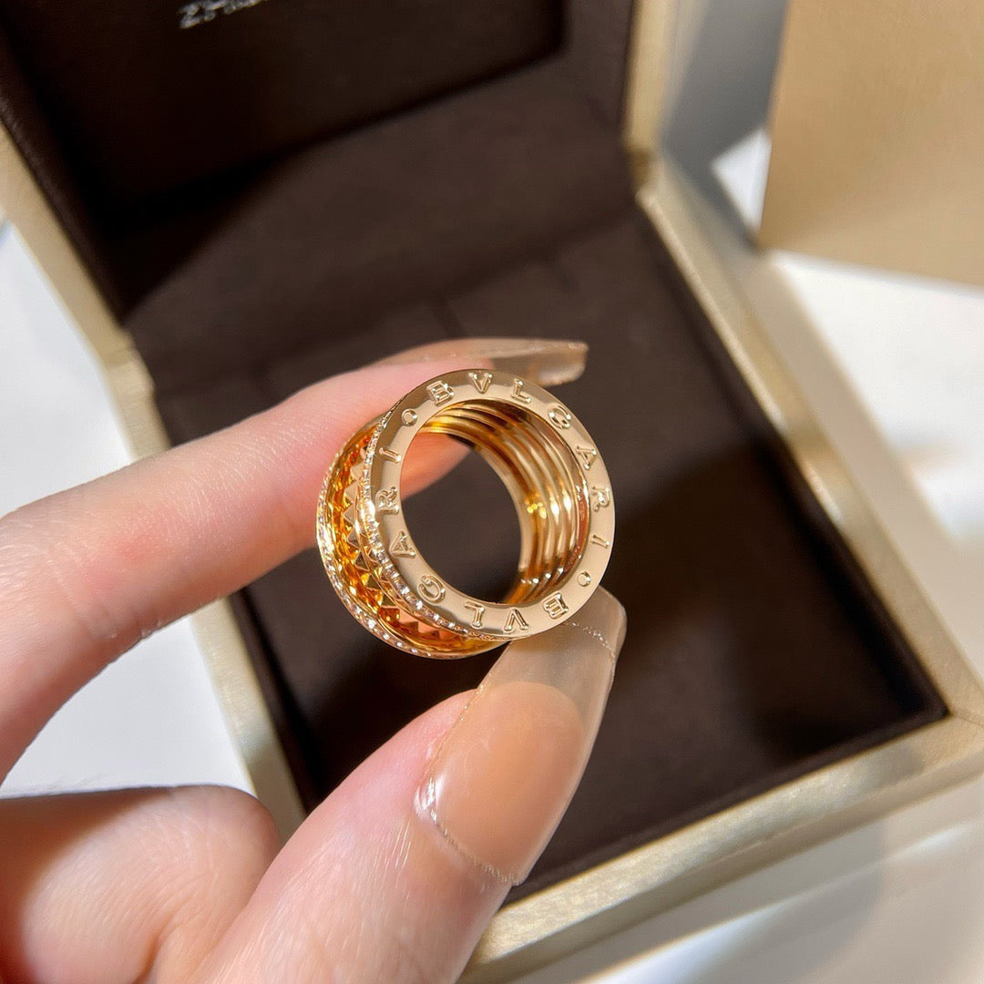 DIANA ZERO 1 ROCK GOLD CERAMIC WITH PAVED DIAMONDS RING