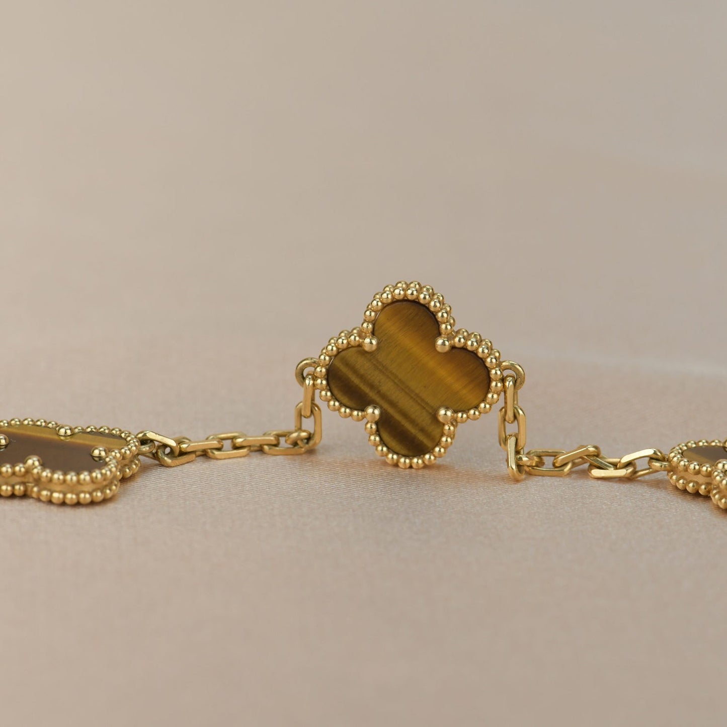 DIANA CLOVER 5 MOTIFS TIGER EYE BRACELET