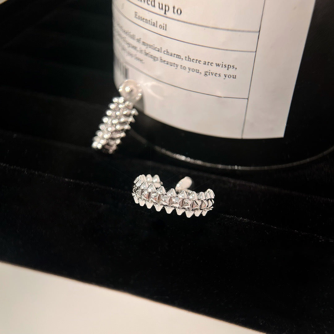 DIANA CLASH SMALL HOOP EARRINGS