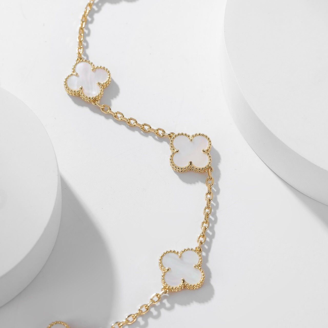 DIANA CLOVER 10 MOTIFS WHITE MOTHER OF PEARL NECKLACE