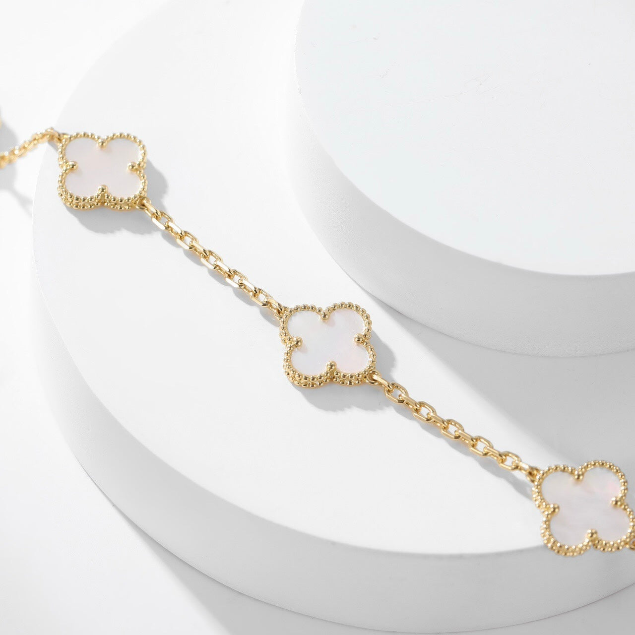DIANA CLOVER 10 MOTIFS WHITE MOTHER OF PEARL NECKLACE