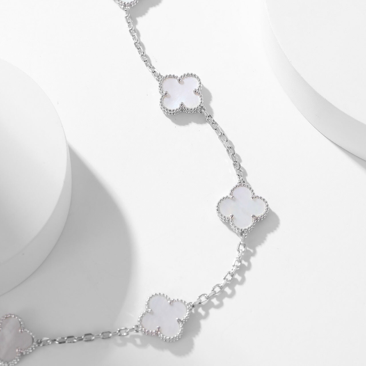 DIANA CLOVER 10 MOTIFS WHITE MOTHER OF PEARL NECKLACE