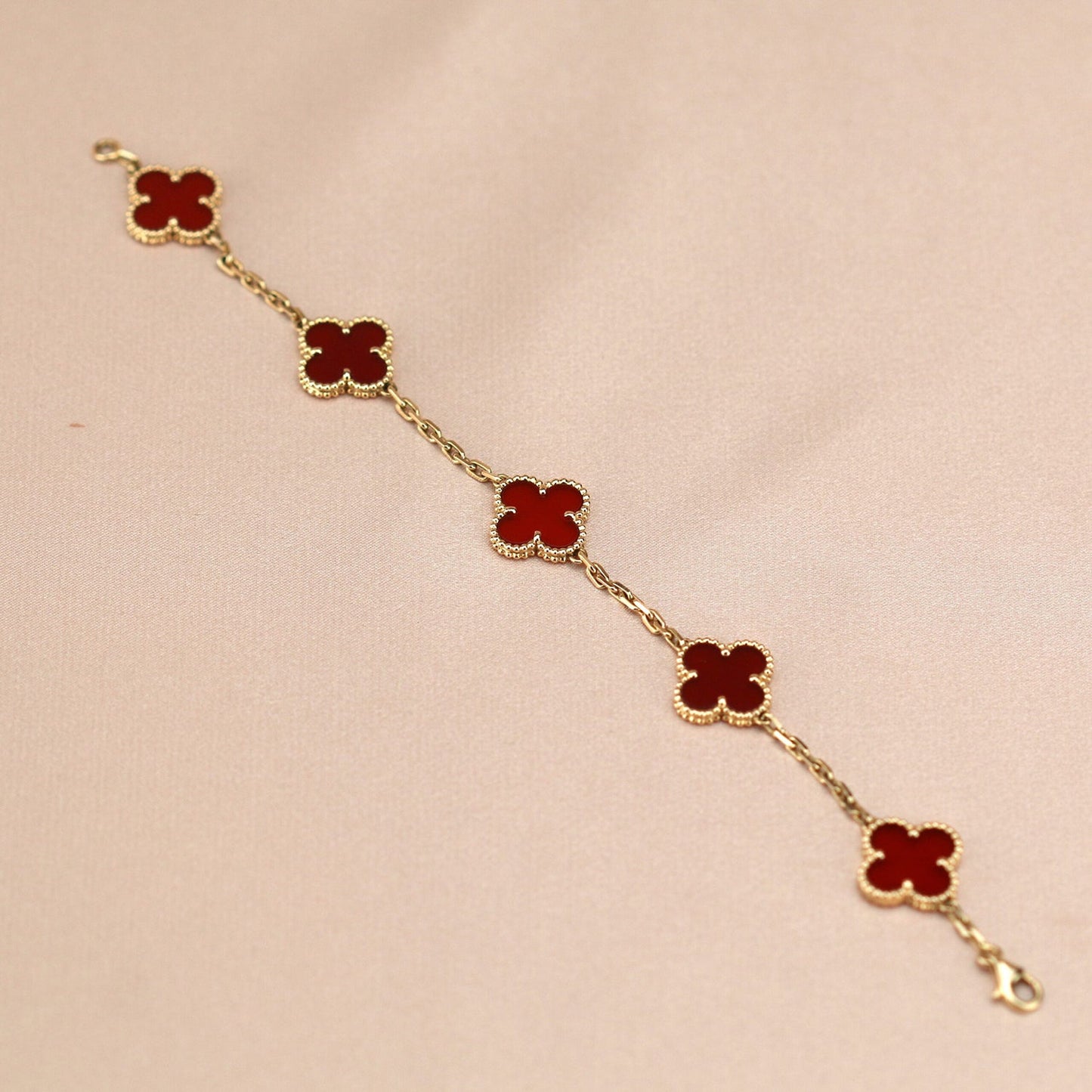 DIANA CLOVER 5 MOTIFS RED AGATE BRACELET