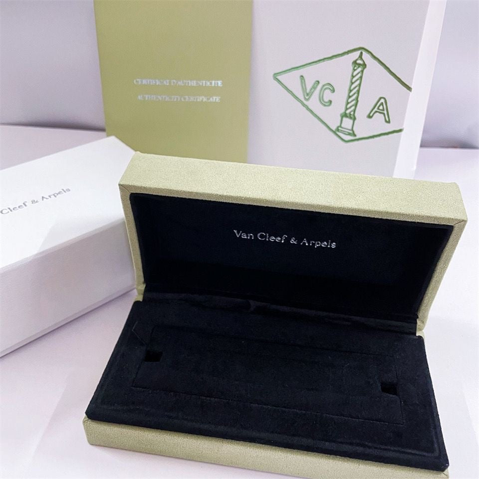 Bracelet, collier, bague, coffret et sac cadeau VA CLOVER