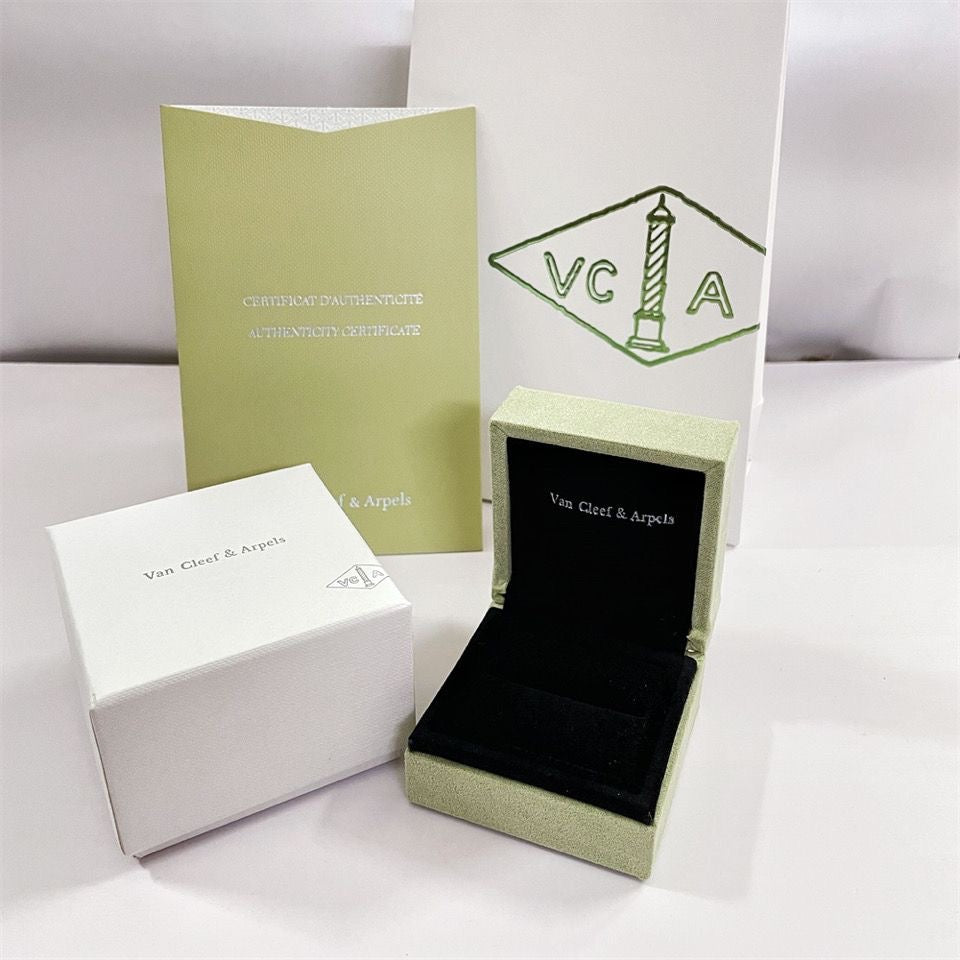 Bracelet, collier, bague, coffret et sac cadeau VA CLOVER