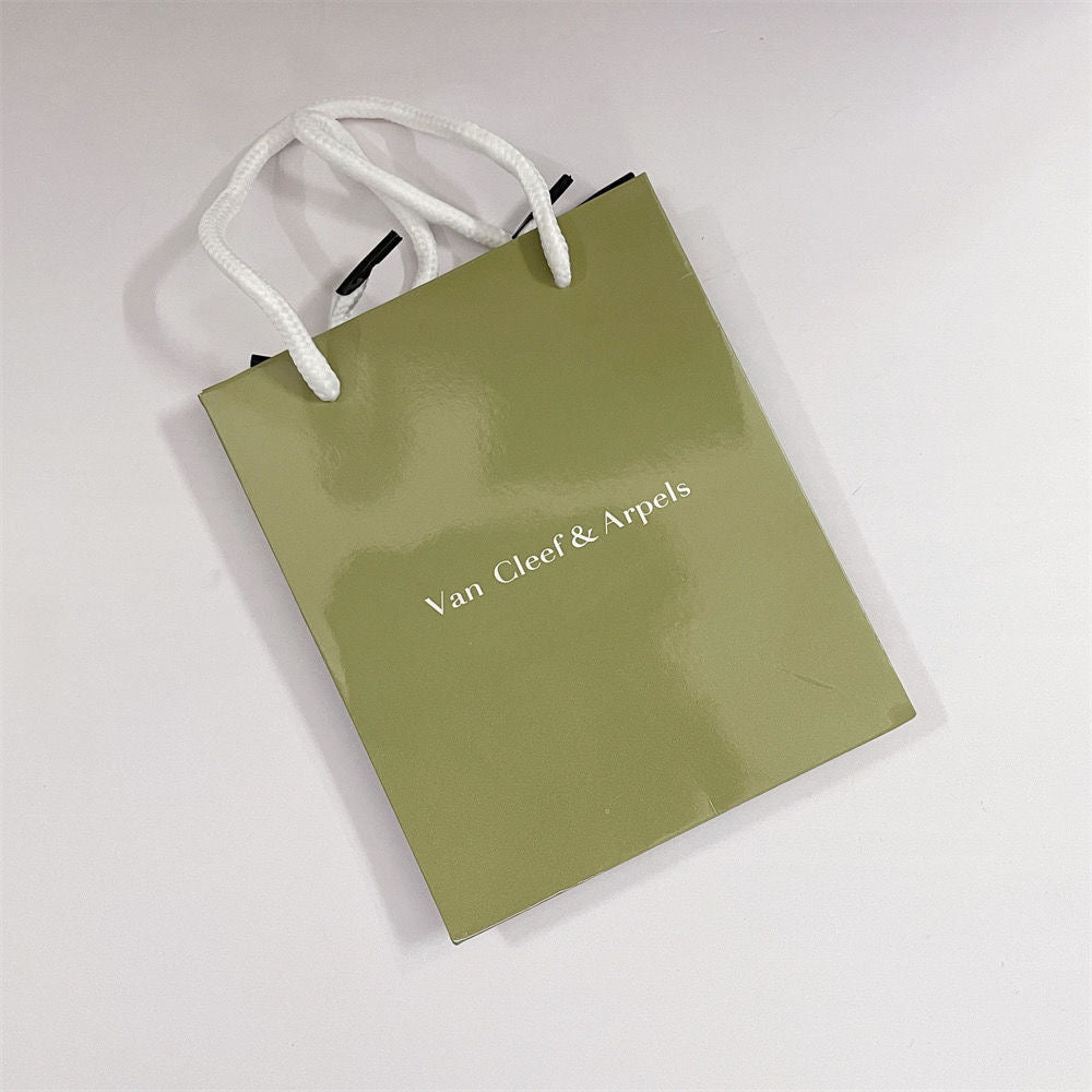 Bracelet, collier, bague, coffret et sac cadeau VA CLOVER