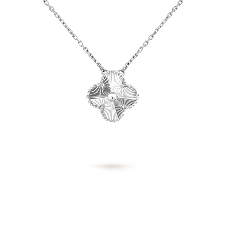 DIANA CLOVER 15MM LASER NECKLACE SILVER