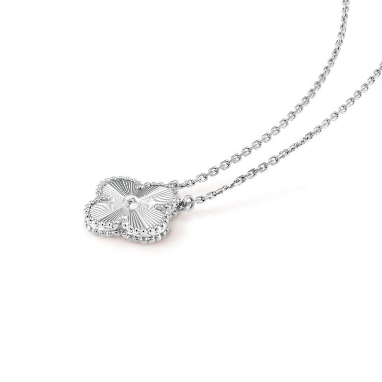 DIANA CLOVER 15MM LASER NECKLACE SILVER
