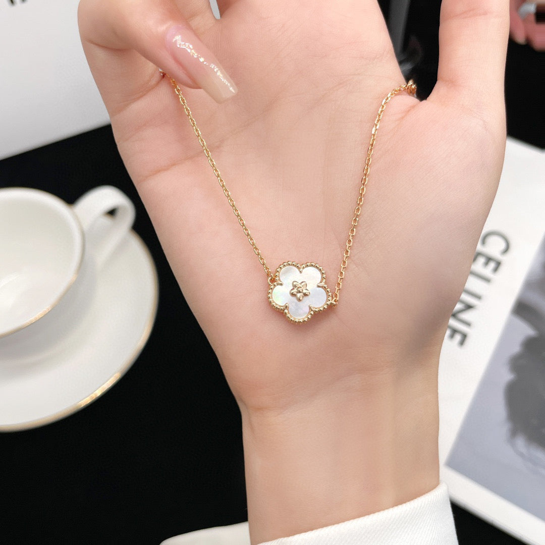LUCKY WHITE MOP PLUM BLOSSOM BRACELET