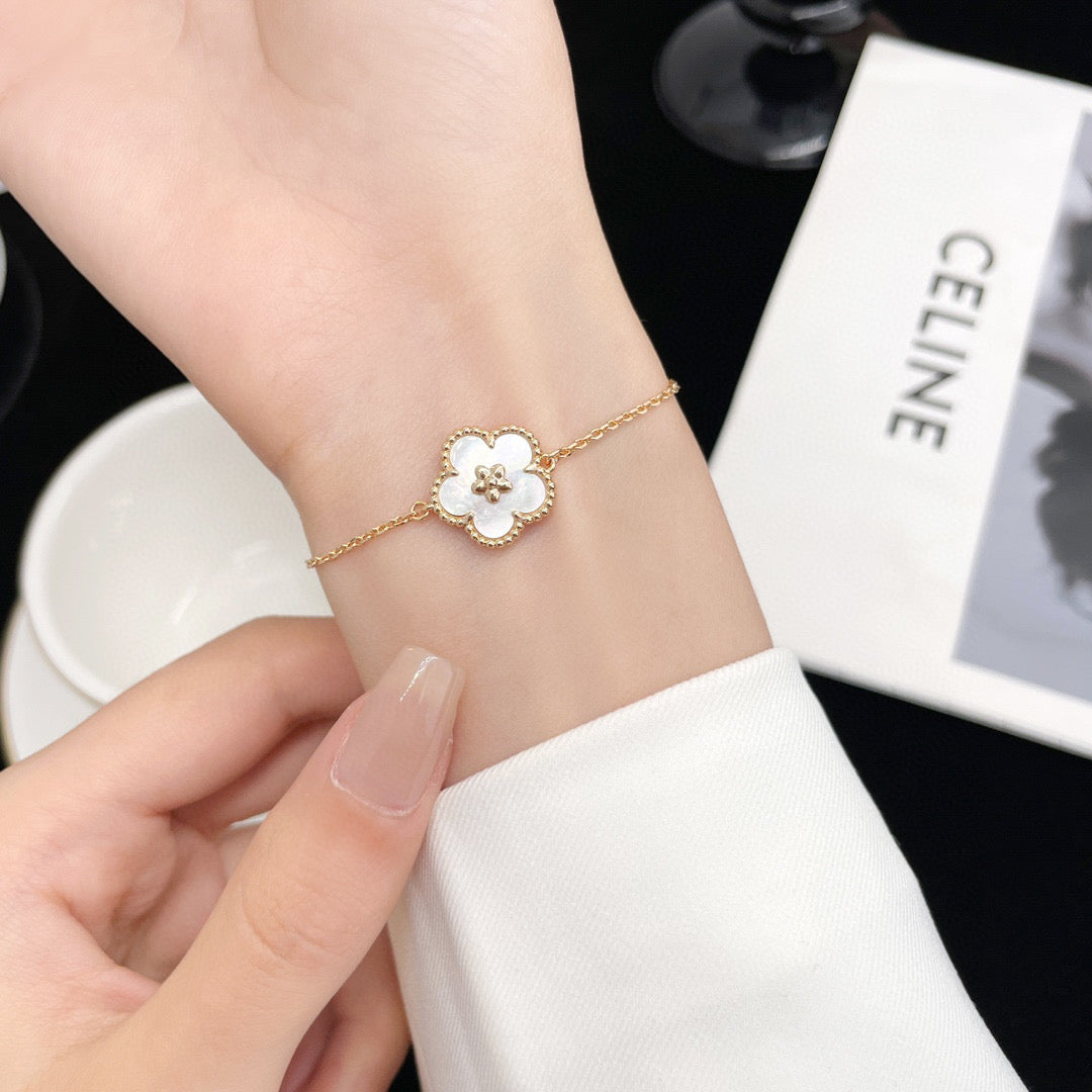 LUCKY WHITE MOP PLUM BLOSSOM BRACELET