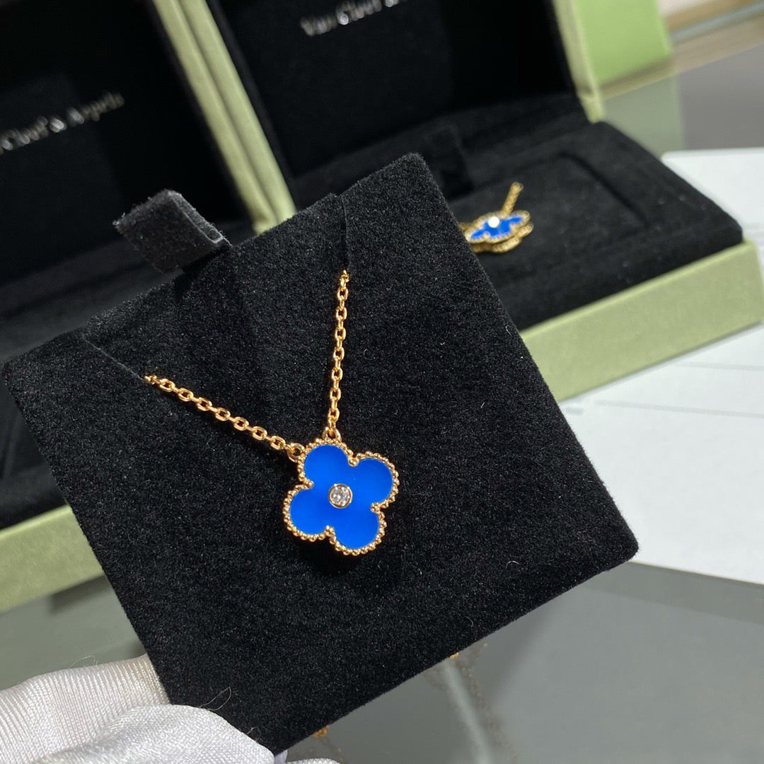 DIANA CLOVER 15MM DIAMOND AND BLUE AGATE NECKLACE