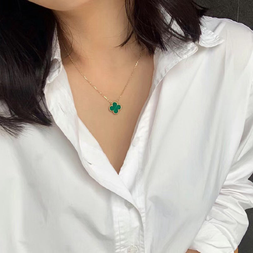 DIANA CLOVER 15MM MALACHITE SINGLE FLOWER NECKLACE