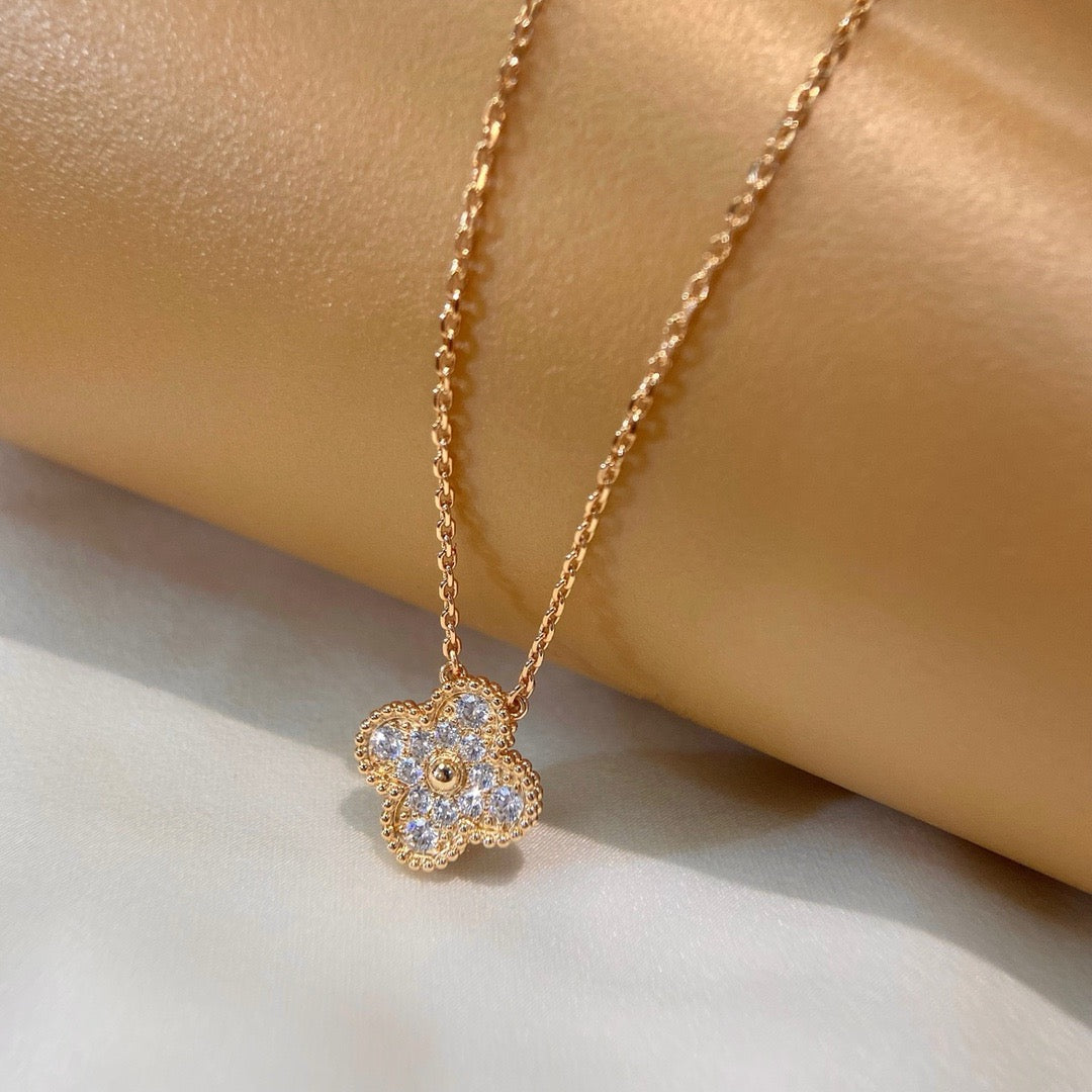DIANA CLOVER 15MM DIAMOND SINGLE FLOWER NECKLACE