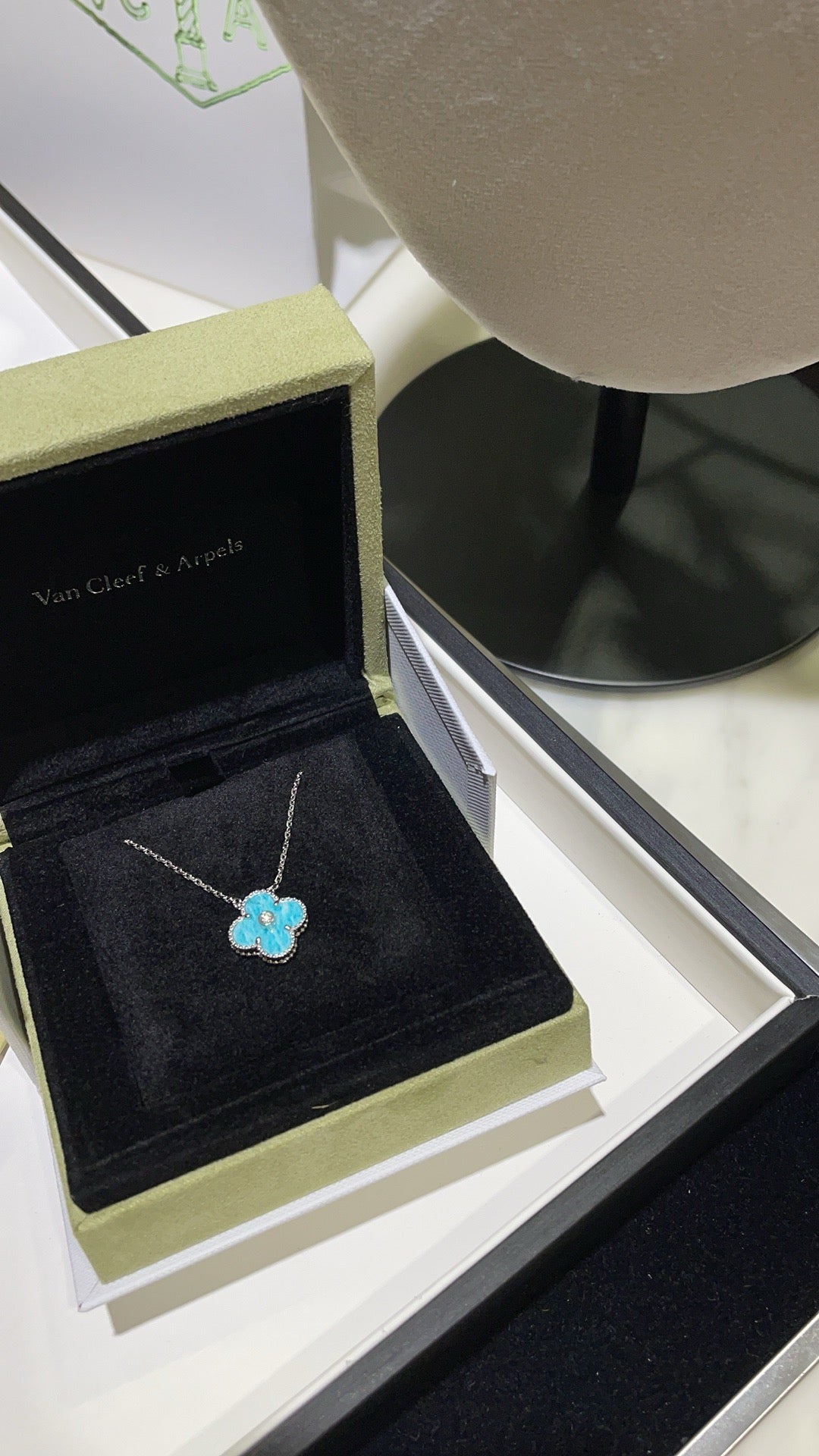 DIANA CLOVER 15MM DIAMOND SVRES PORCELAIN NECKLACE SILVER