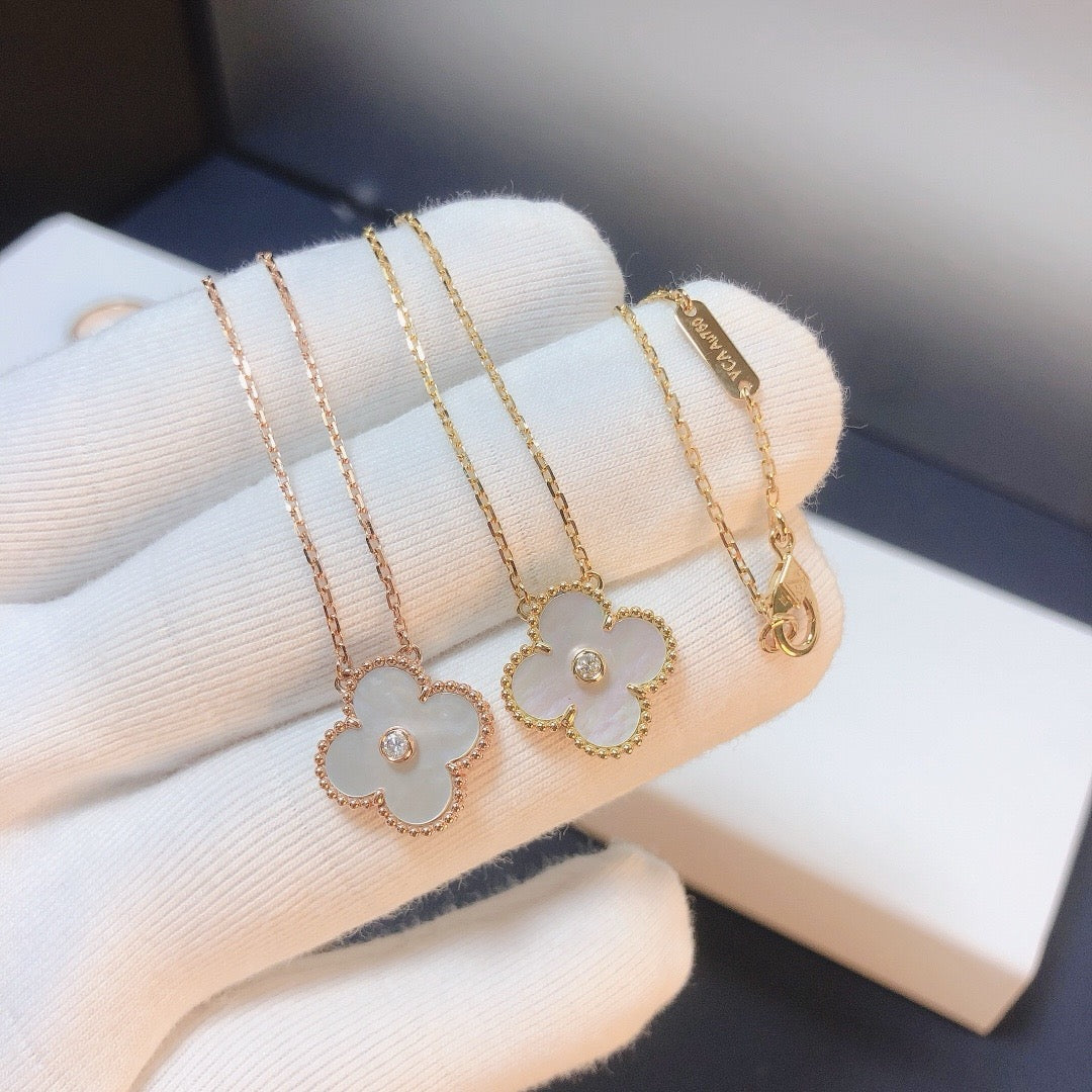 DIANA CLOVER 15MM DIAMOND WHITE FRITILLARIA NECKLACE