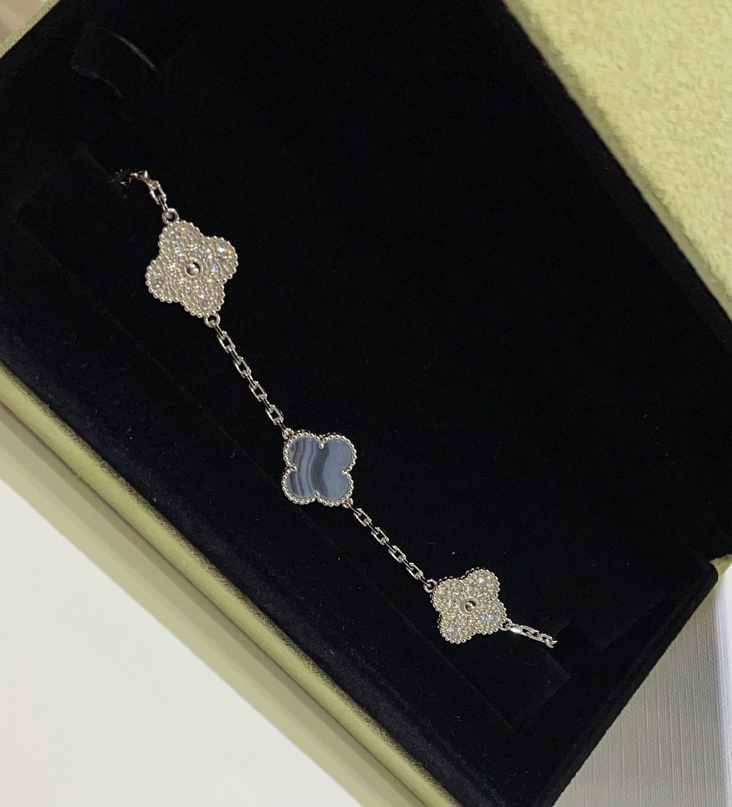 CLOVER 5 MOTIF DIAMOND PURPLE CHALCEDONY BRACELET SILVER