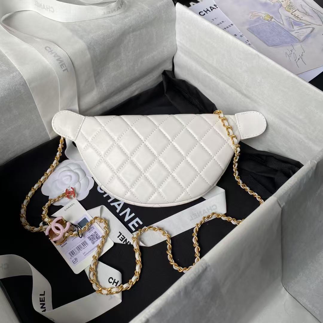 CC 24A Pouch 27cm Classic Bag White Lambskin