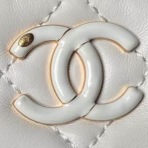 CC 24A Pouch 27cm Classic Bag White Lambskin