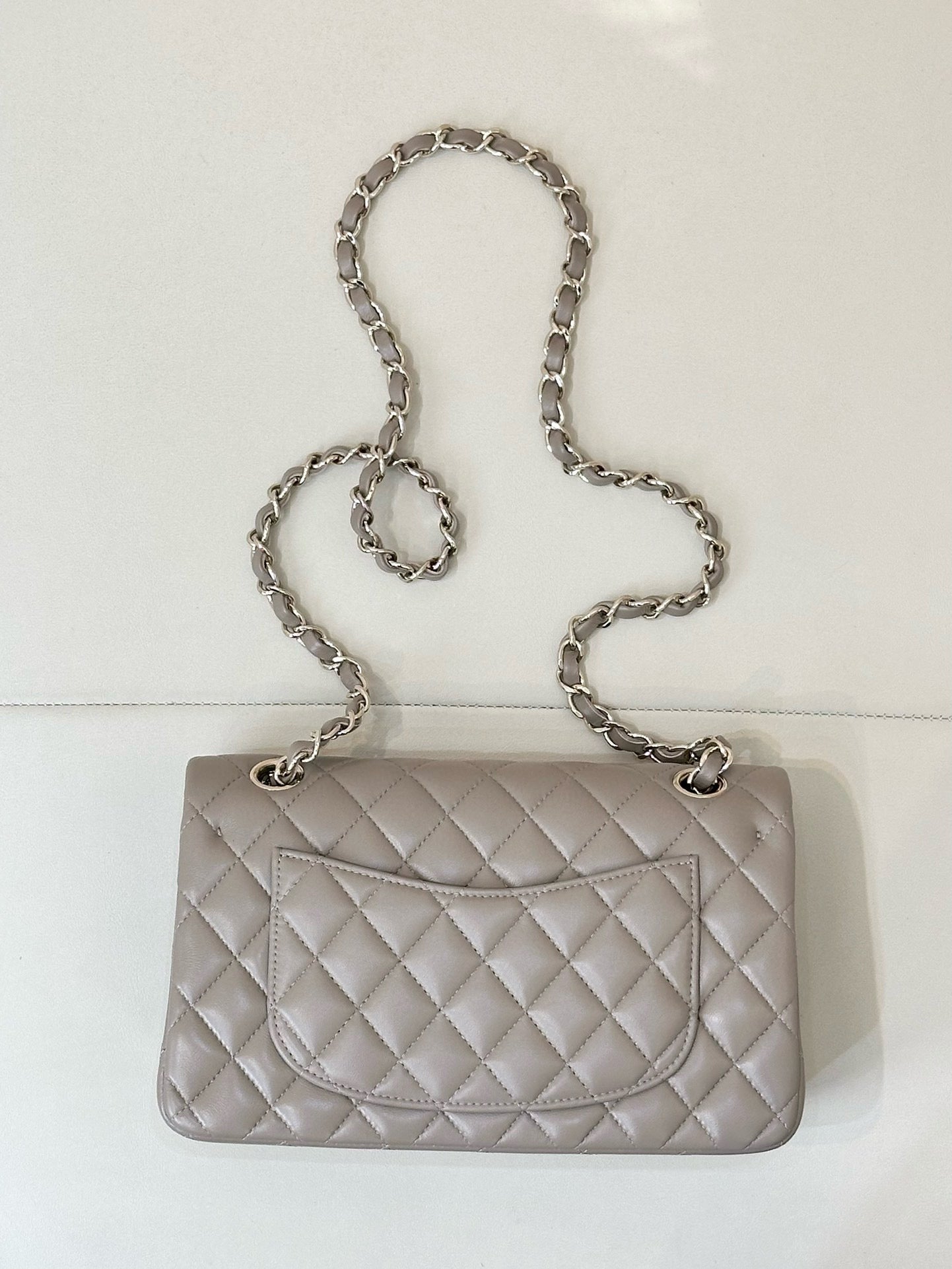 FLAP BAG 23CM BEIGE LAMBSKIN LIGHT GOLD HARDWARE