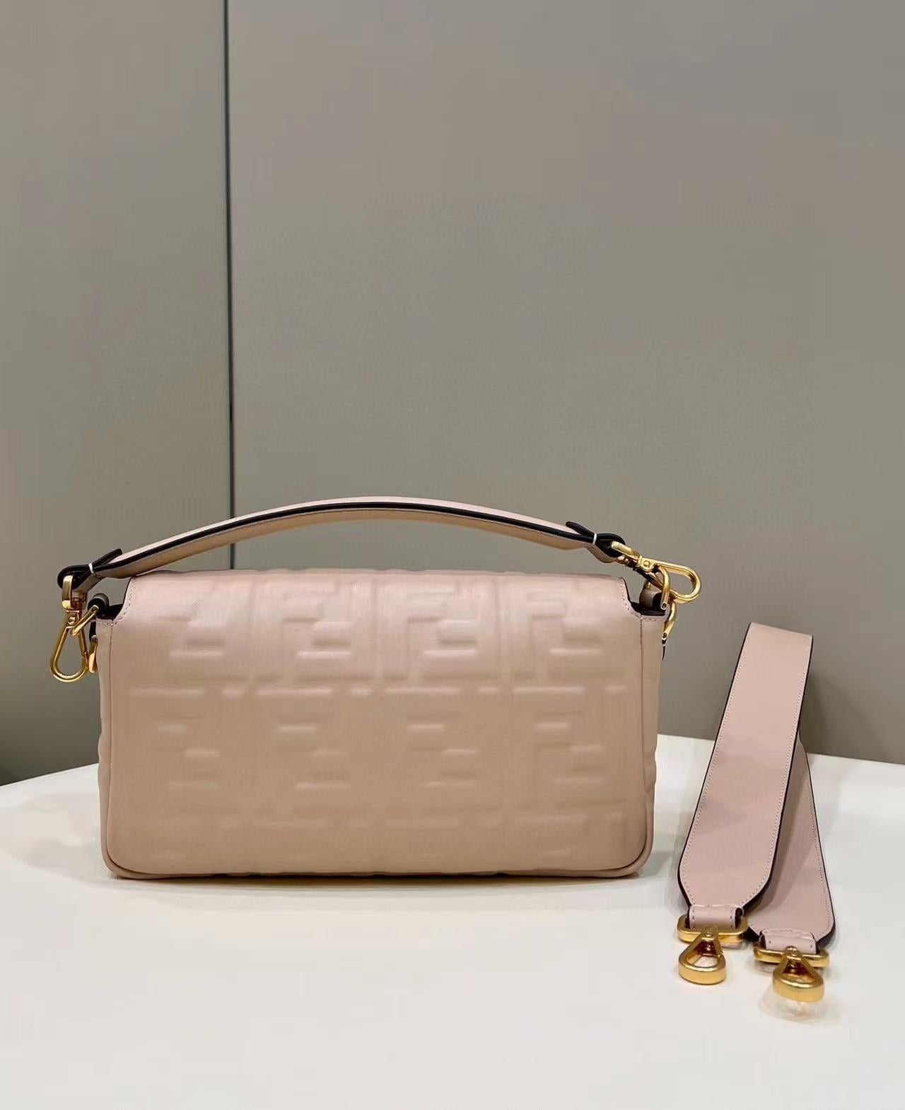 Baguette 27cm Beige Lambskin Gold Hardware