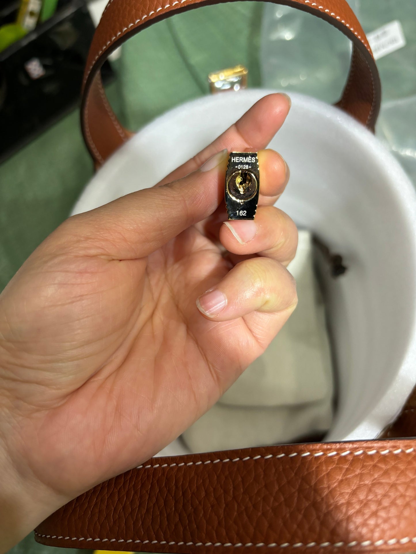 picotin lock 18 gold togo ghw