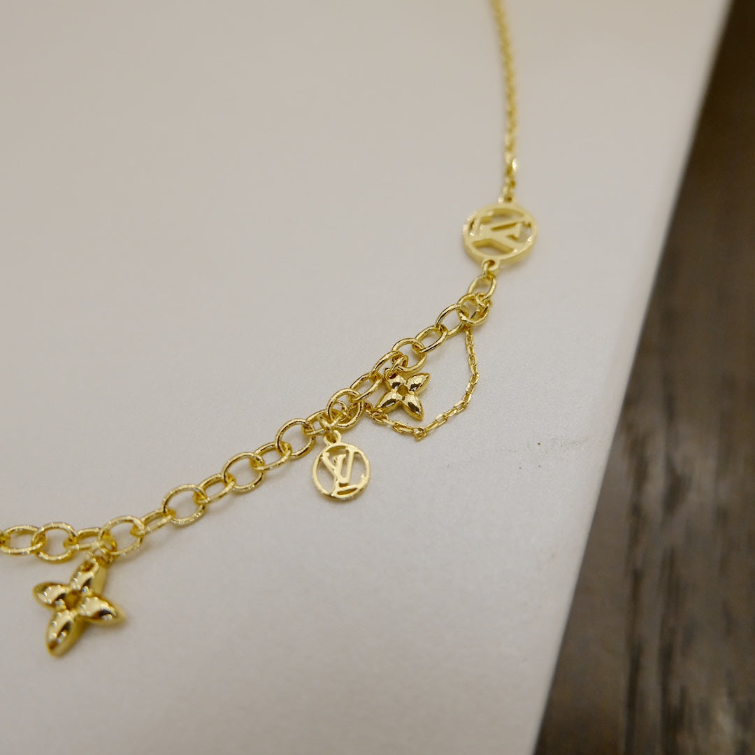 DIANA BLOOMING SUPPLE NECKLACE BRASS