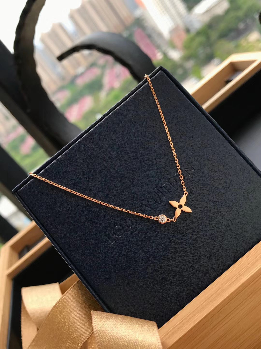 DIANA BLOSSOM PENDANT PINK GOLD AND DIAMOND