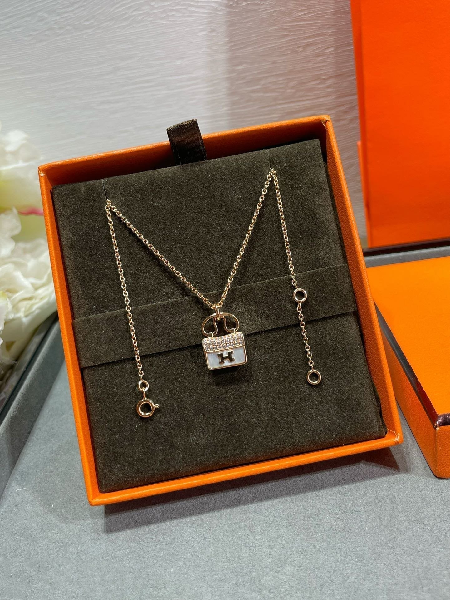 DIANA H CIRCE MOISSANITE PENDANT NECKLACE GOLD