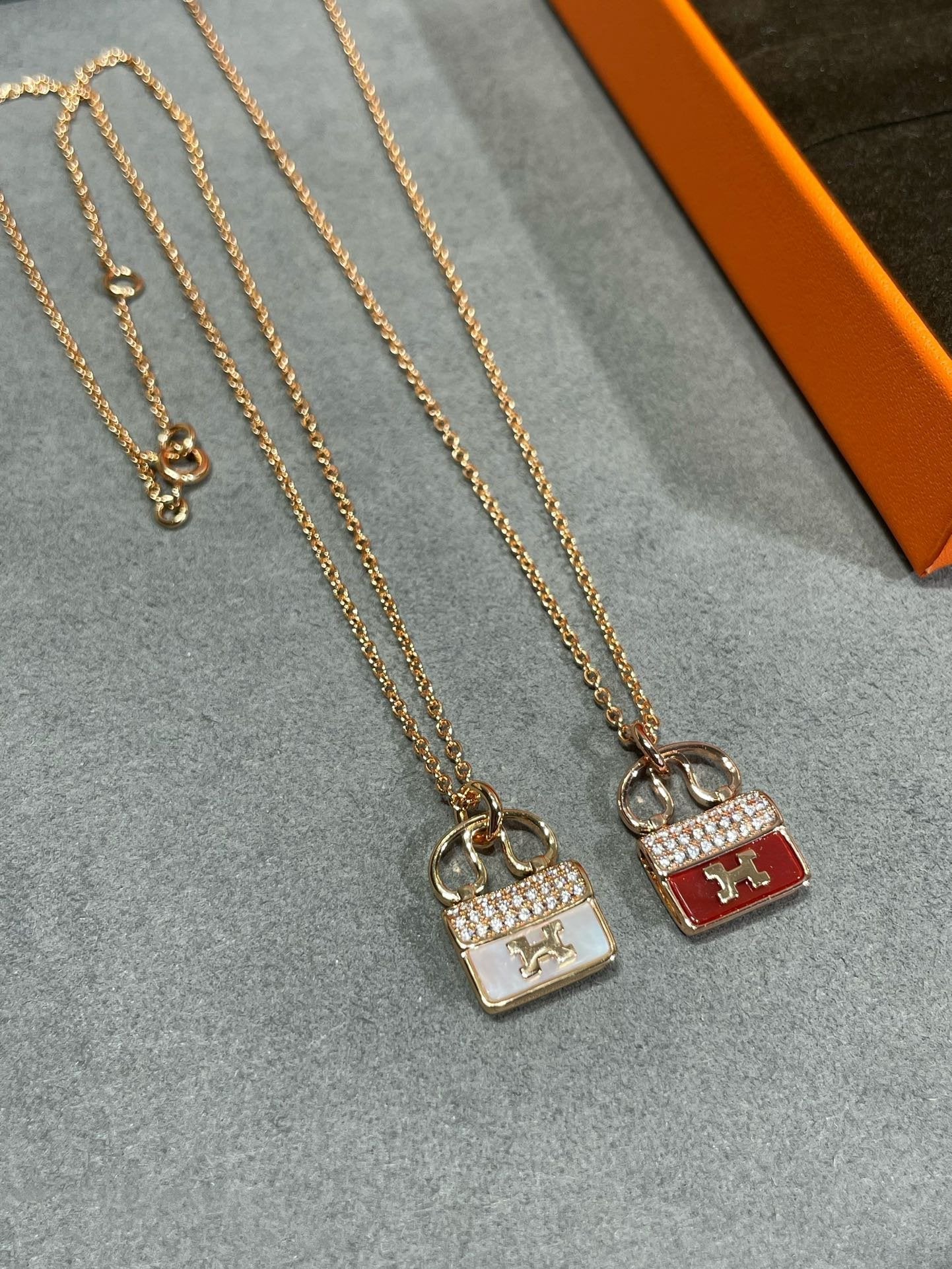 DIANA H CIRCE MOISSANITE PENDANT NECKLACE GOLD