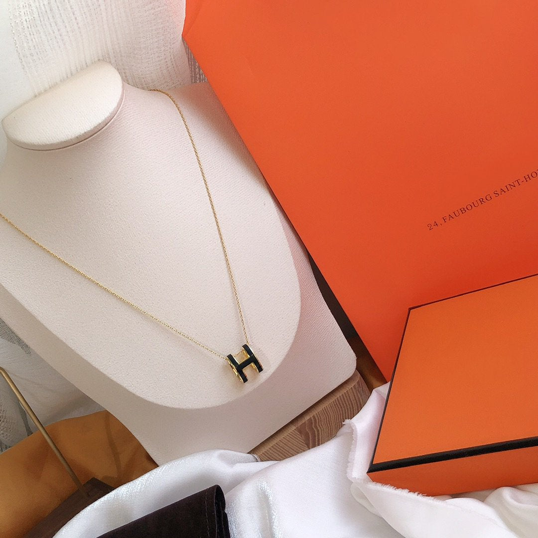DIANA HM CLIC BLACK ENAMEL GOLD NECKLACE