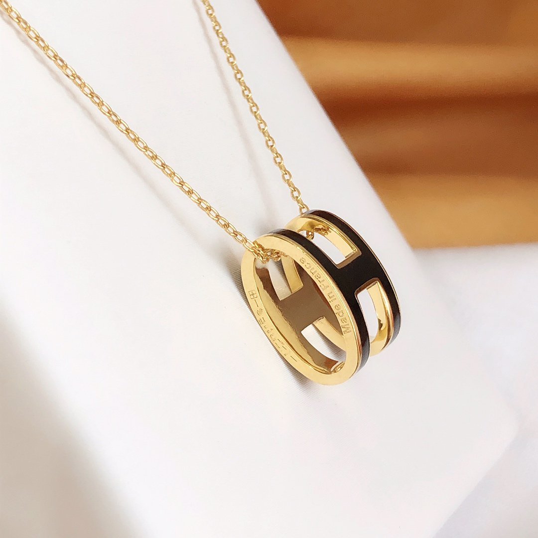 DIANA HM CLIC BLACK ENAMEL GOLD NECKLACE