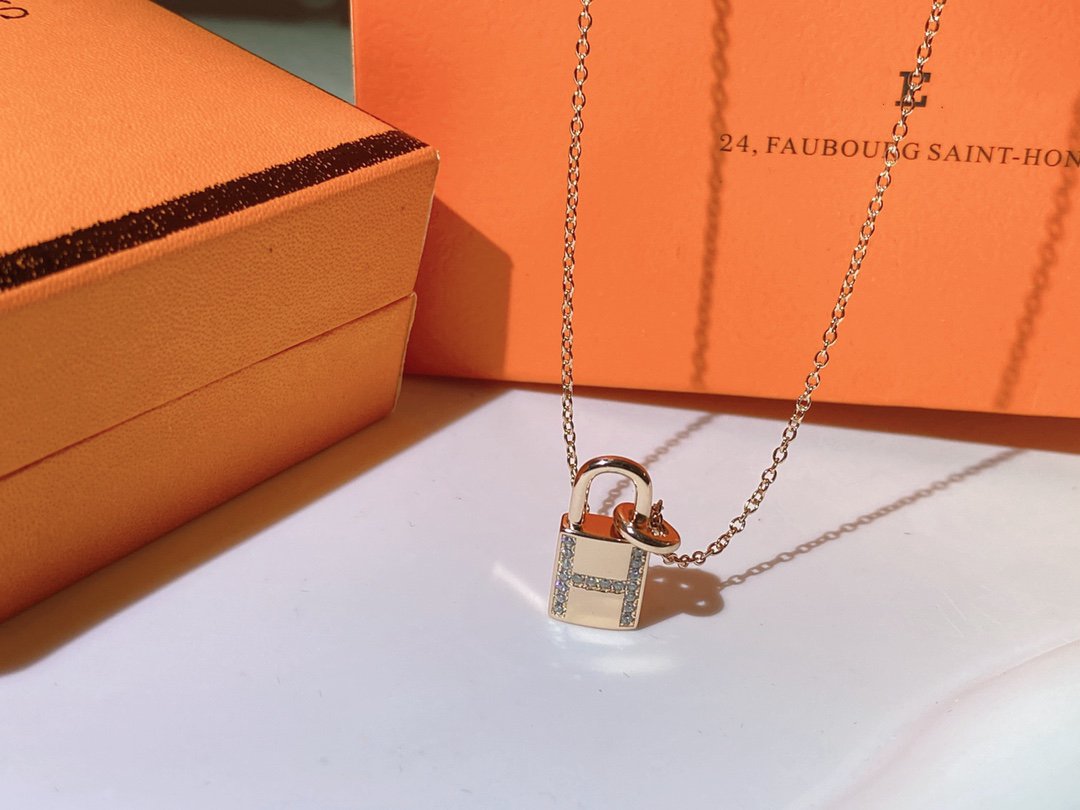 DIANA HM ADVANCED NICHE LOCK HEAD NECKLACE DIAMONDS