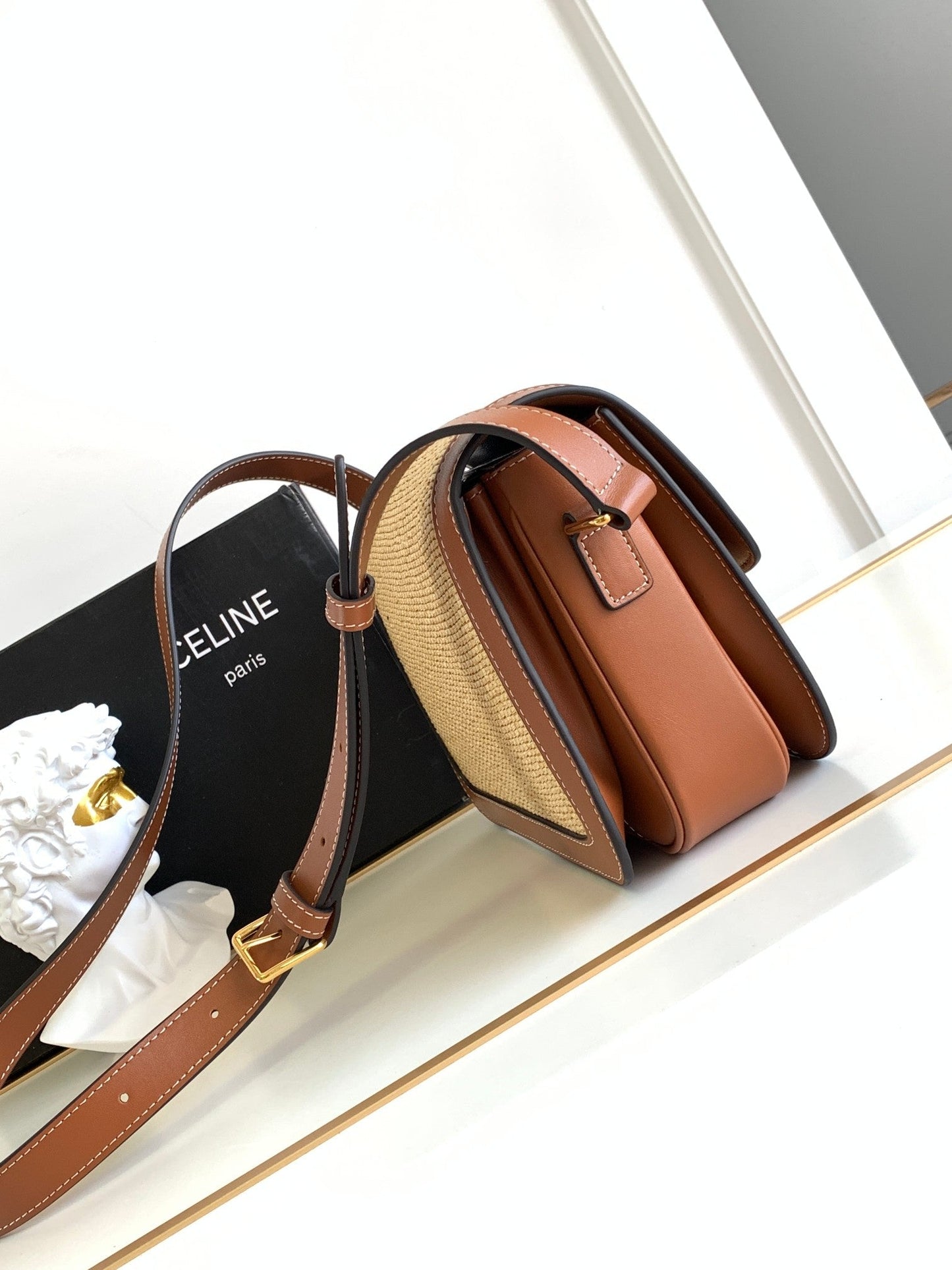 CLASSIQUE TRIOMPHE 22CM TEXTILE AND CALFSKIN