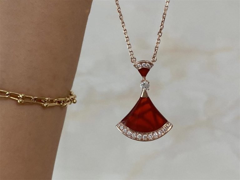 DIANA DREAM NECKLACE CARNELIAN DIAMOND