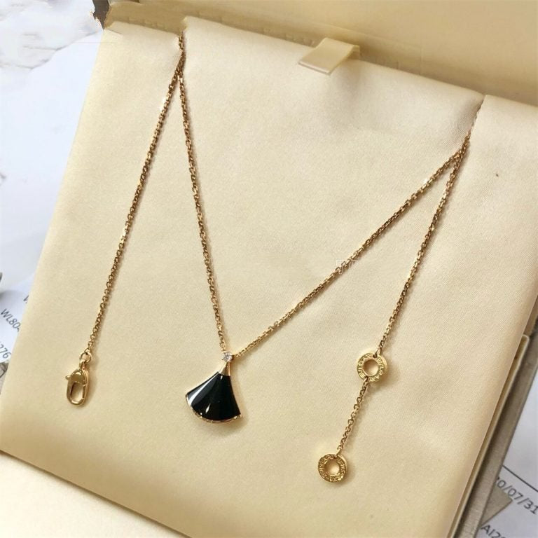 DIANA DREAM NECKLACE ONYX 1 DIAMOND